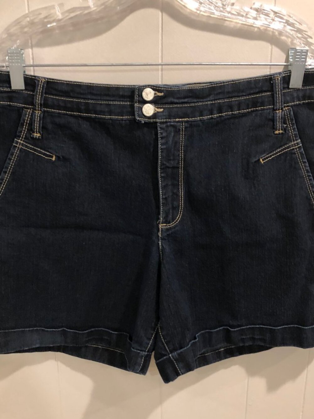 Gloria Vanderbilt Denim Shorts, Size 12